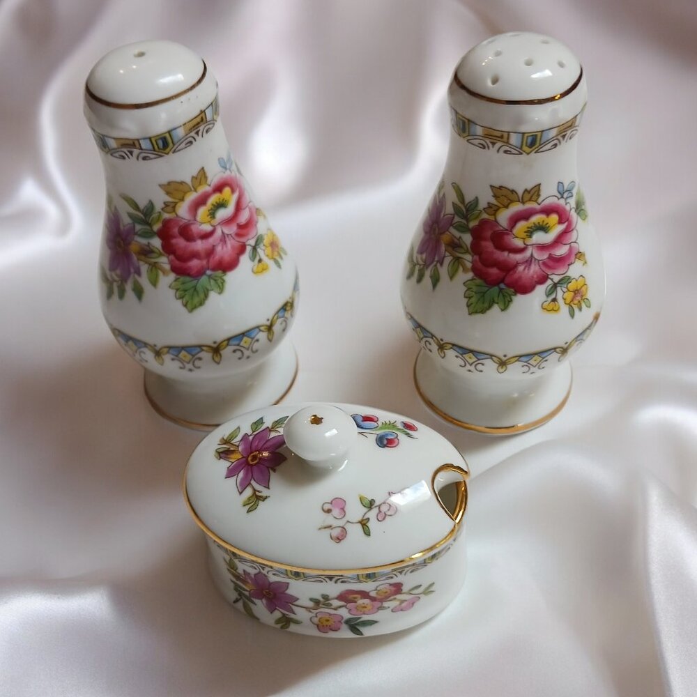 Royal Grafton Malvern Fine Bone China Four Piece Cruet Salt Pepper Shaker Set